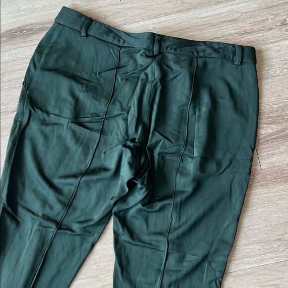 Moschino • Green pleated cropped ankle trousers - Picture 10 of 10